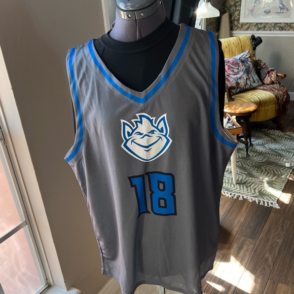 Saint Louis university Basketball jersey  size XL - stadium give away - Picture 1 of 3